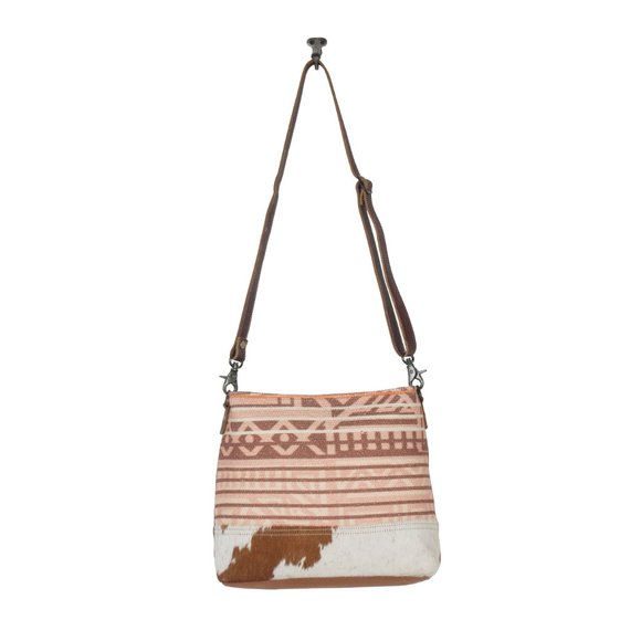 NWT Myra Beautiful Coral Handbag - Picture 3 of 7